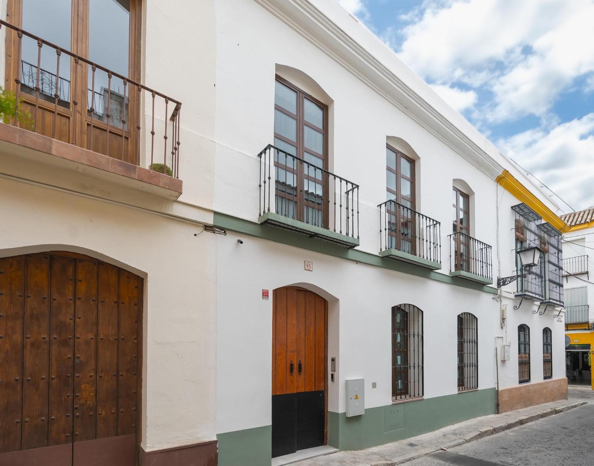Anfitrion Triana 4 *