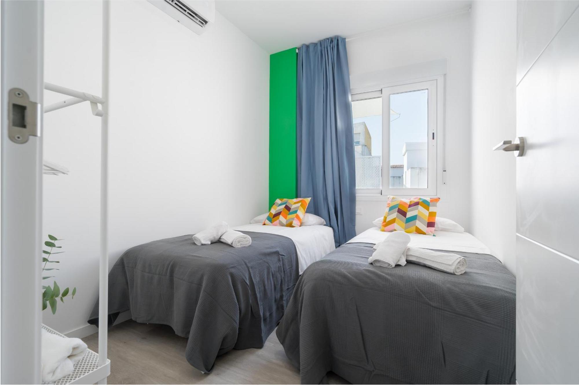 Anfitrion Triana 4 *